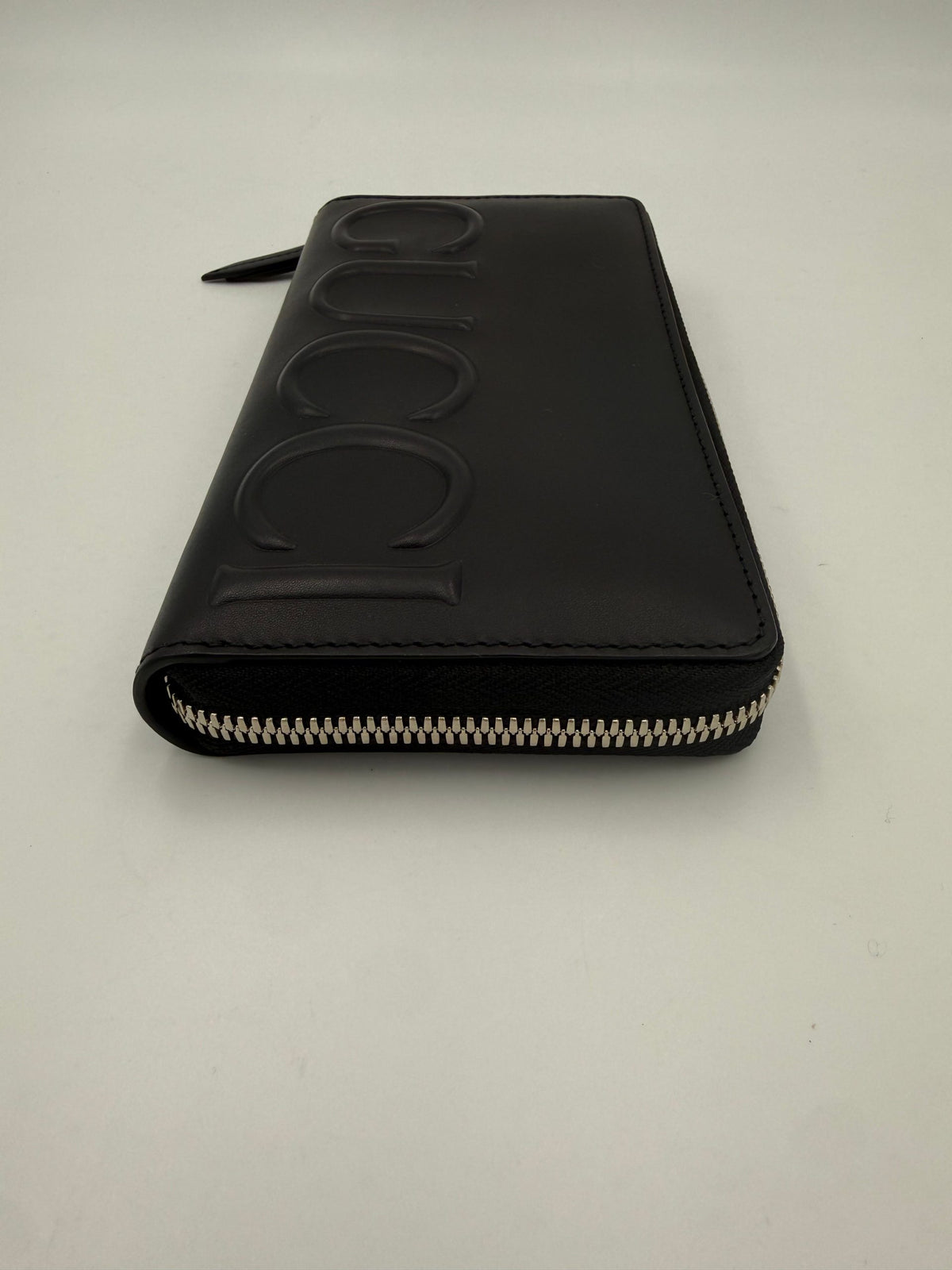 Gucci Black Leather Wallet - A Timeless Luxury Accessory
