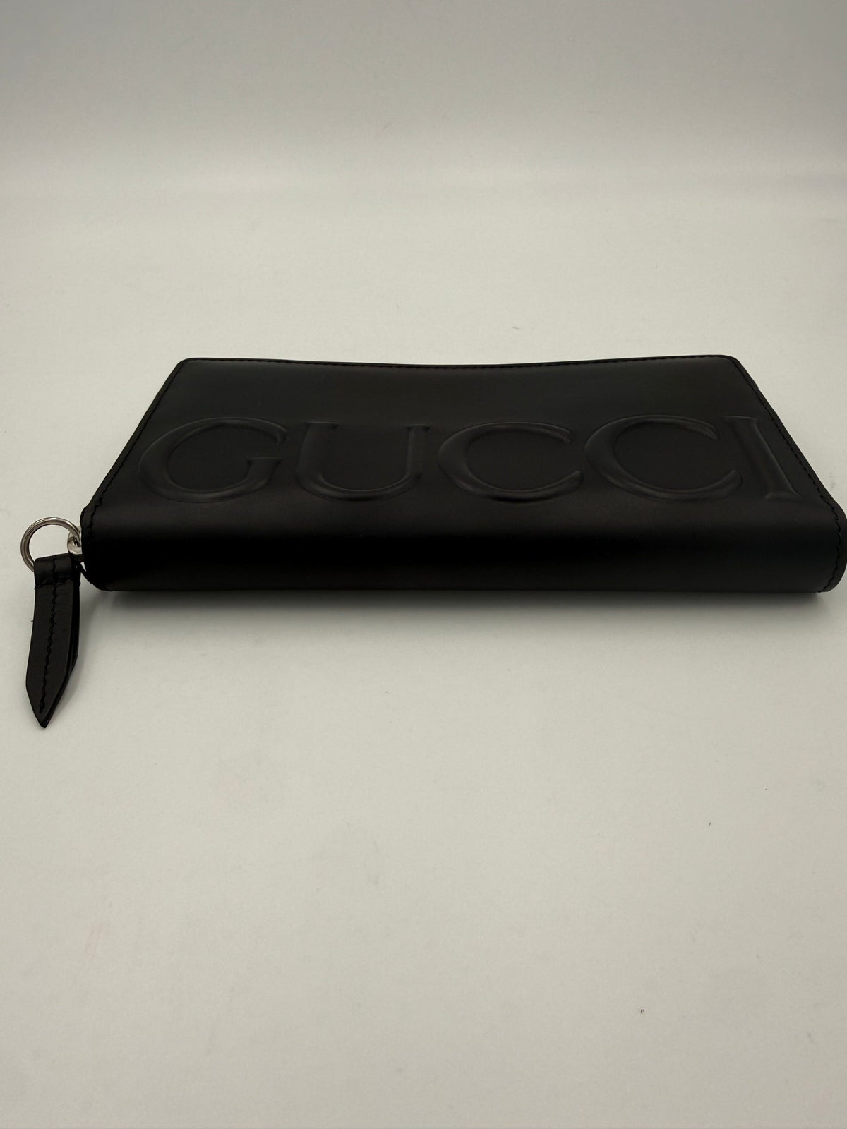 Gucci Black Leather Wallet - Timeless Luxury for Discerning Tastes