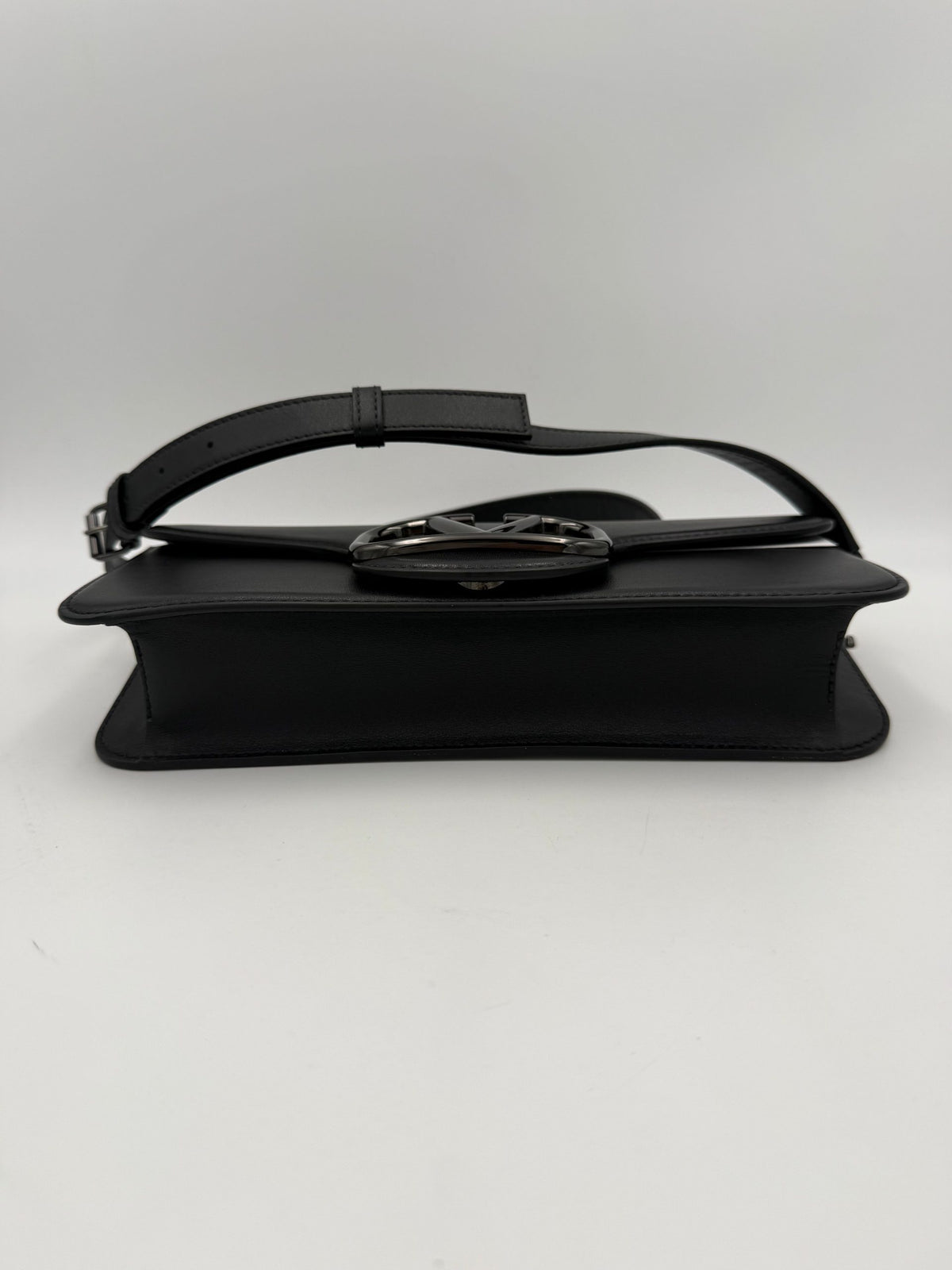 Valentino Garavani Bicolor Leather Handbag - Timeless Luxury