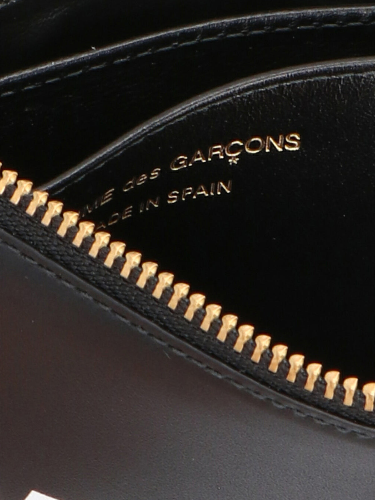 Comme Des Garçons Black Cowhide Cardholder - Timeless Luxury Accessory