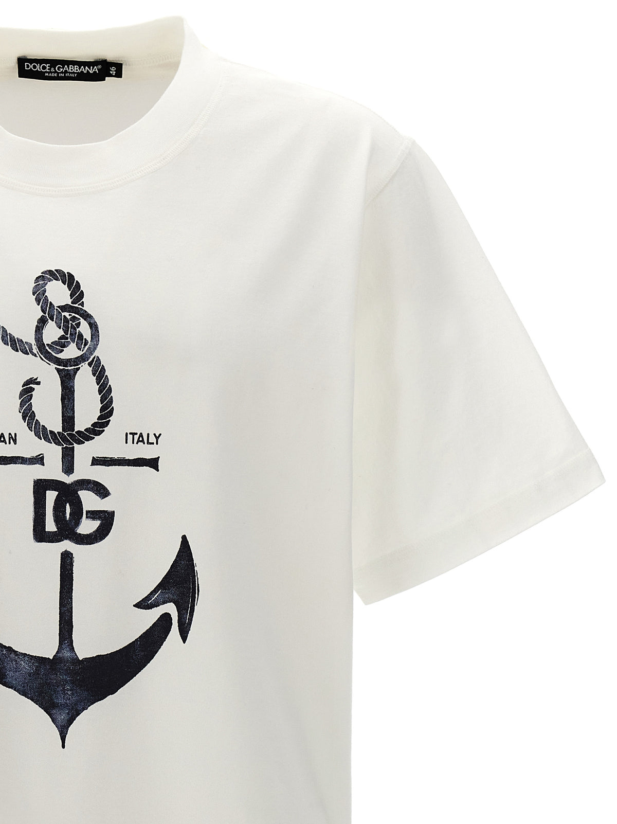 Discover the Dolce & Gabbana White Cotton T-Shirt, a timeless blend of luxury and style crafted in Italy, perfect for those who embrace sophistication and elegance.