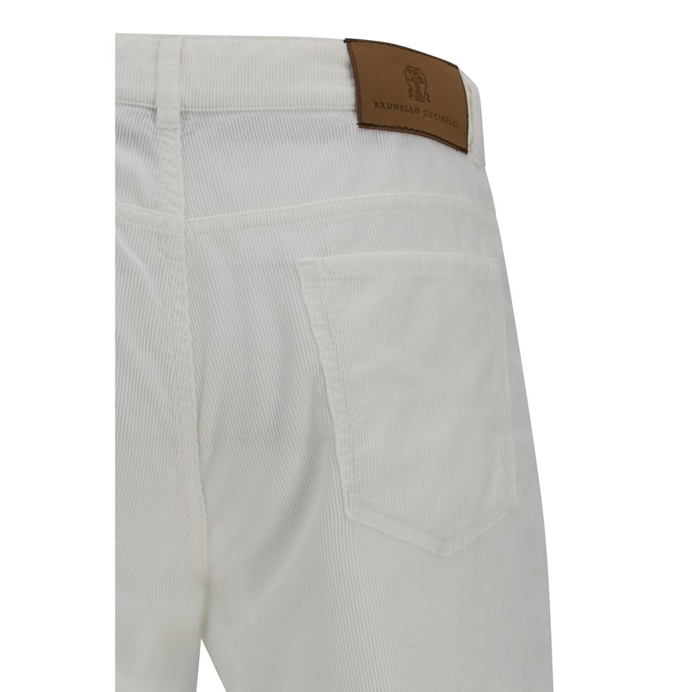 Elevate your wardrobe with Brunello Cucinelli's White Cotton Casual Pants, crafted from luxurious garment-dyed cotton, embodying refined elegance and sophisticated style.