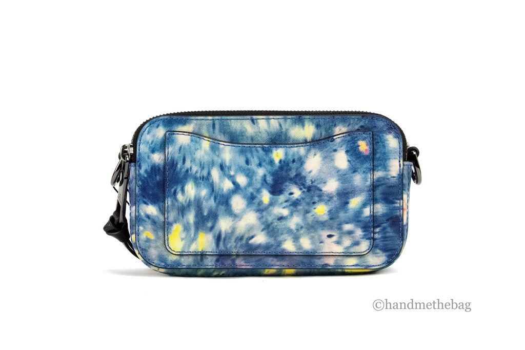 Discover the Marc Jacobs Womens Snapshot Camera Bag in Blue Multi, a symbol of modern elegance and exquisite craftsmanship, perfect for any sophisticated occasion.