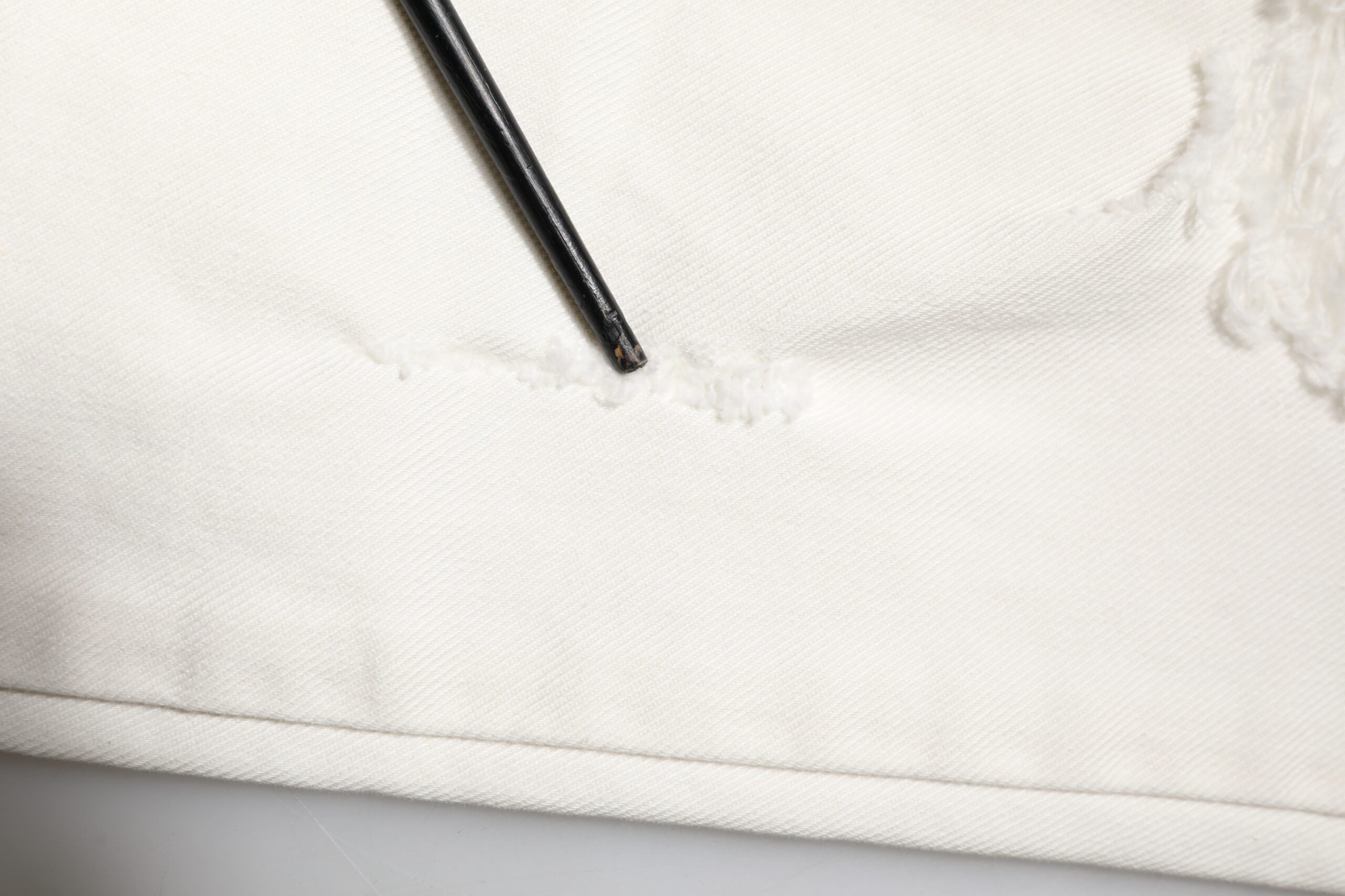 Dolce & Gabbana White Tattered Graffiti Skinny Denim Jeans