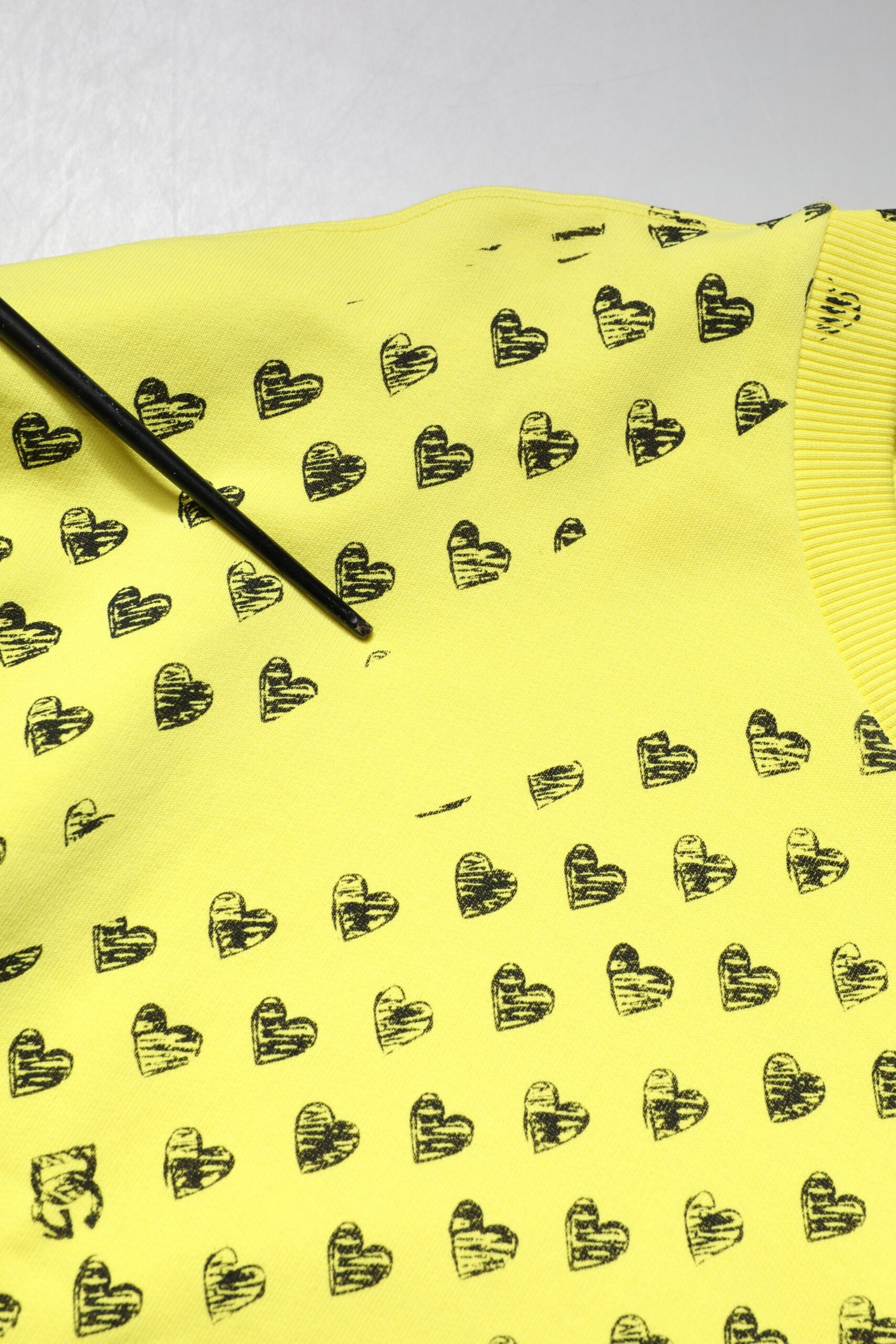 Dolce & Gabbana Yellow Heart Crew Neck Men Pullover Sweater