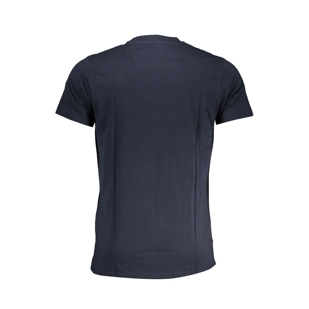 Discover the CAVALLI CLASS Blu Cotton Mens T-Shirt, a luxurious expression of style crafted from premium Cotone, perfect for those who embrace elegance and sophistication.