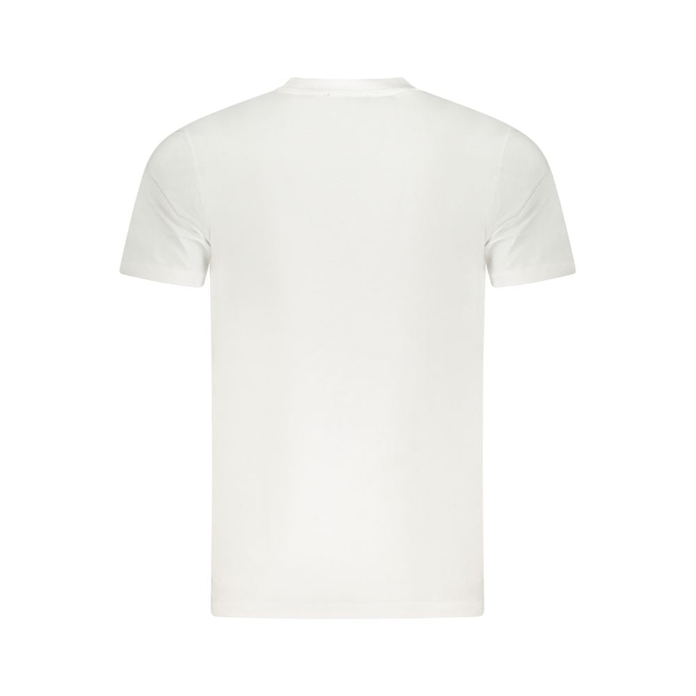 Discover the CAVALLI CLASS Bianco Cotton Men T-Shirt, a luxurious essential crafted from 100% cotton, embodying elegance and sophistication for every occasion.