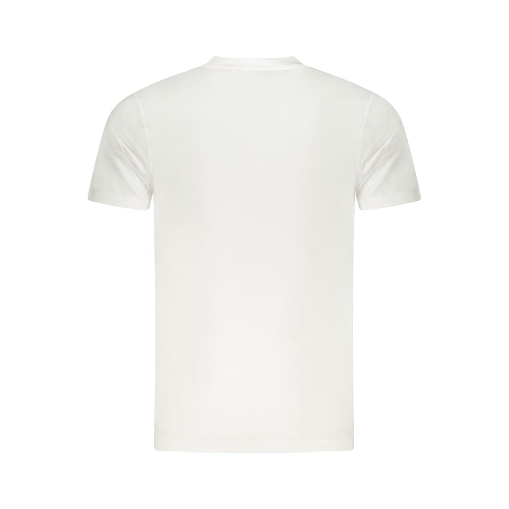 Elevate your wardrobe with the Cavalli Class Bianco Cotton Men T-Shirt, a luxurious blend of 100% cotton, embodying timeless elegance and sophisticated style for every occasion.