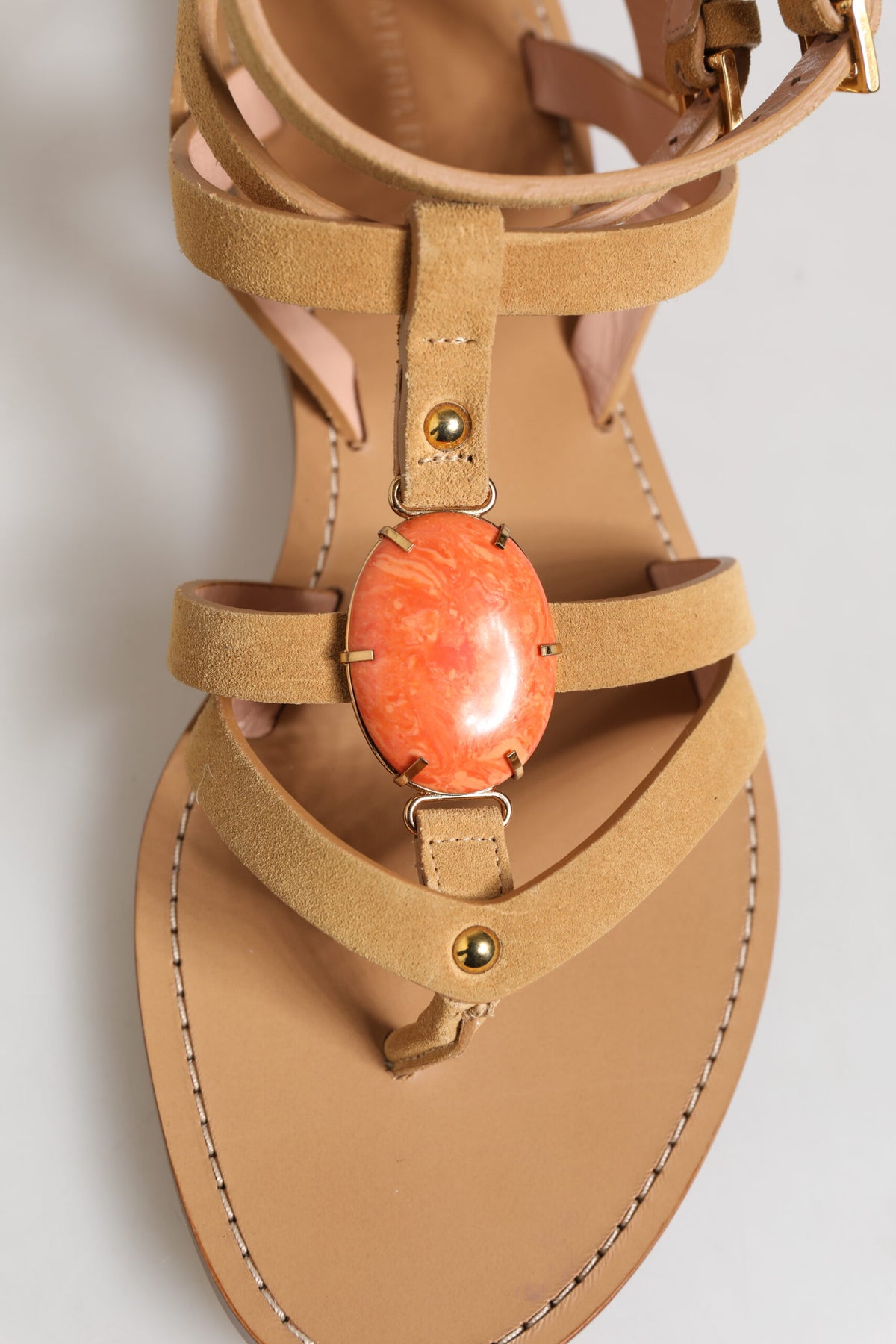 Indulge in the Alberta Ferretti Brown Flip Flops, where luxe leather meets exquisite craftsmanship, embodying timeless elegance for every sophisticated occasion.