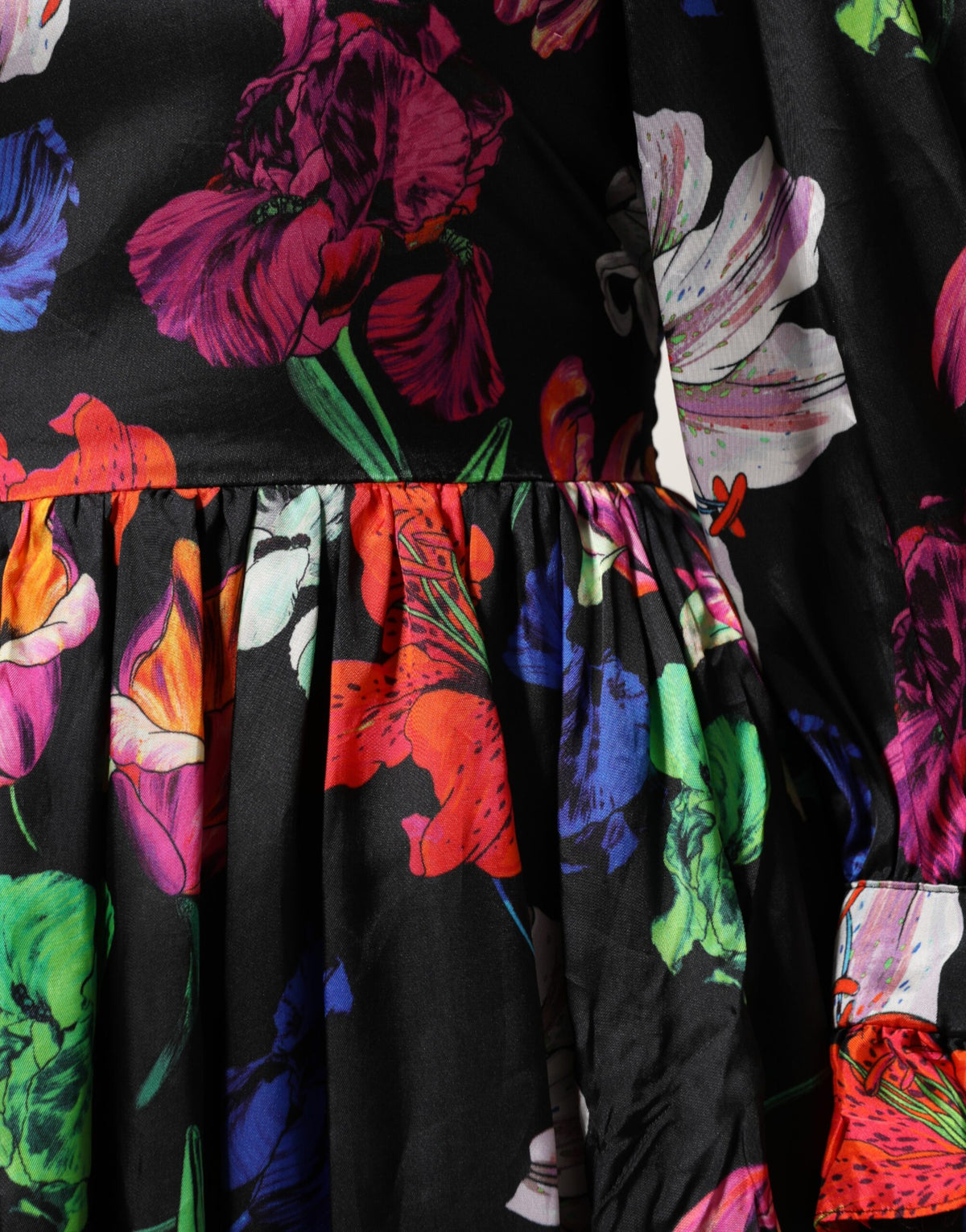 Indulge in the MSGM Dress Black Multicolor Floral Ruffle Long Sleeve Mini Dress, a masterpiece of Italian craftsmanship that embodies luxury and elegance for any occasion.