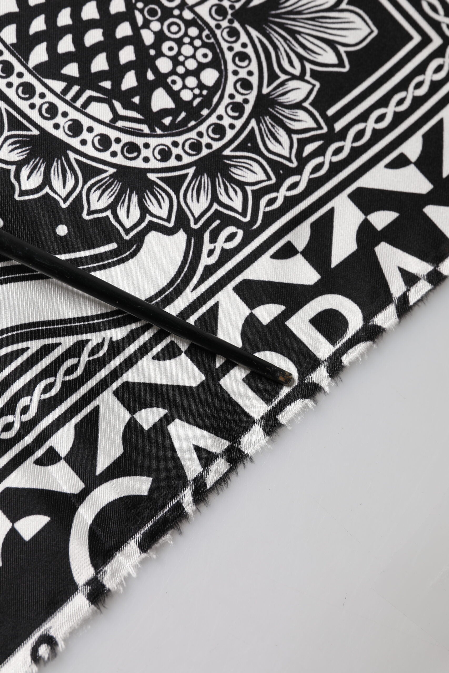 Dolce & Gabbana Black Bandana Print Silk Neck Foulard Scarf